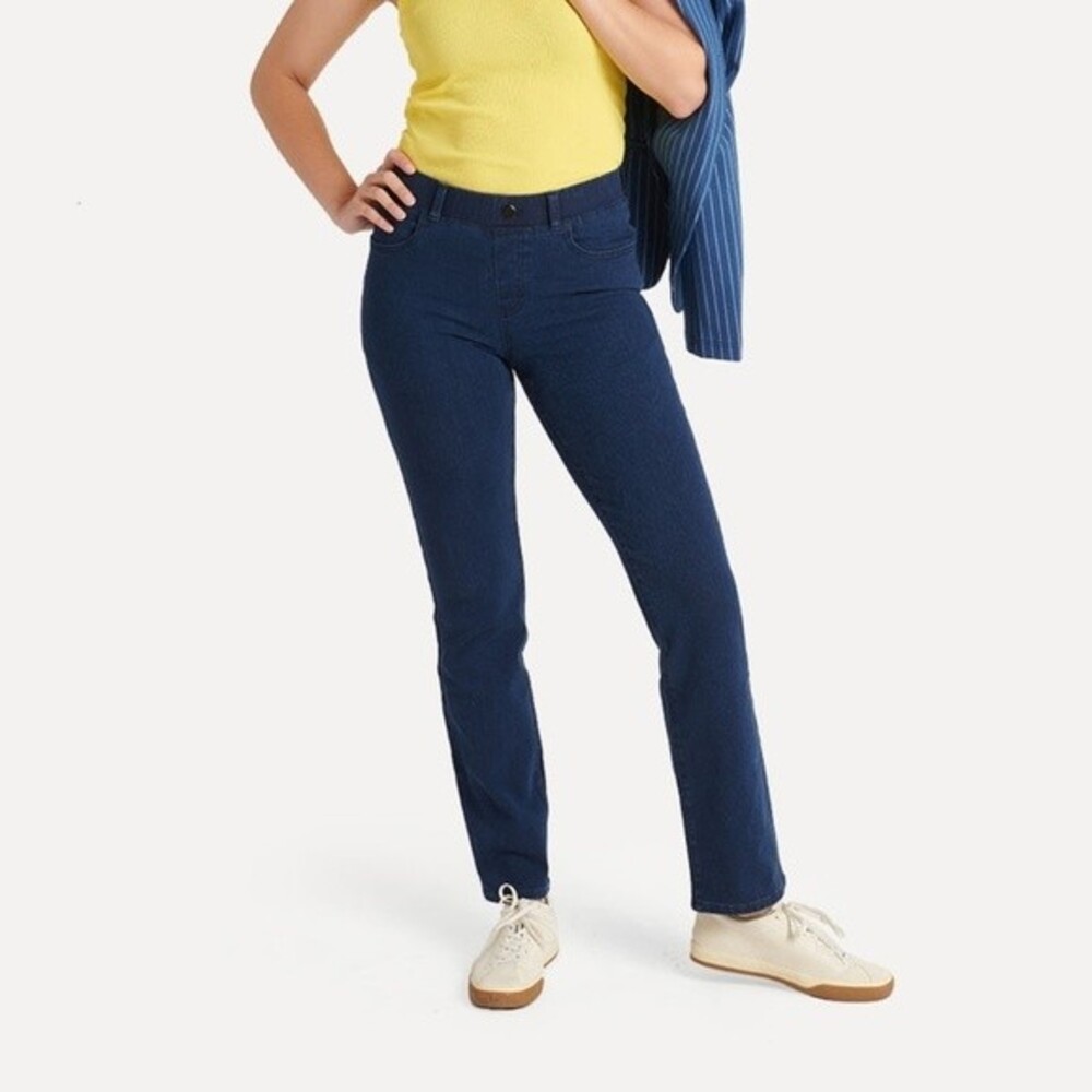Betabrand Blue Straight Leg 4-Pocket Yoga Denim Jeans Pull-On - Size Small EUC